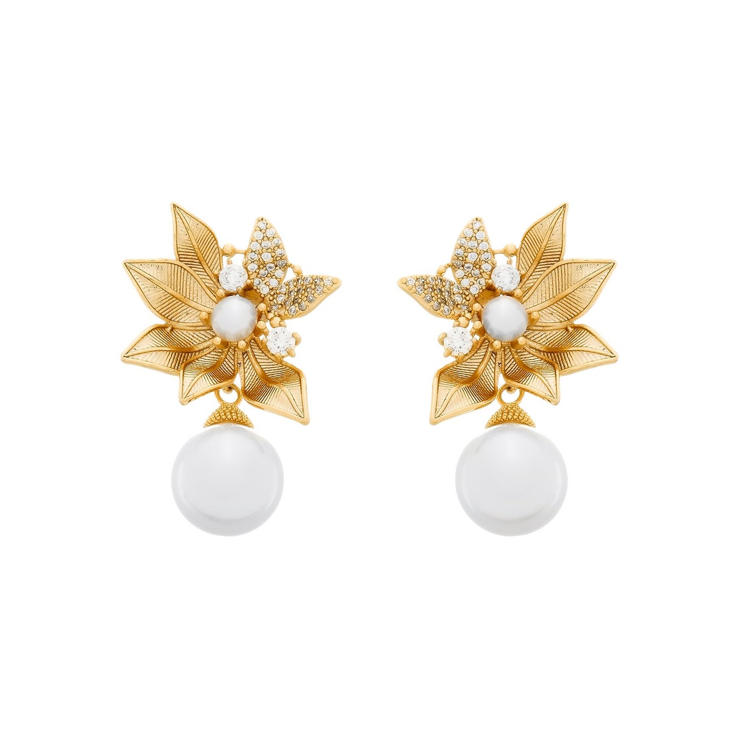 Brinco Classy Dourado com Folhas em Zircônia e Pérolas