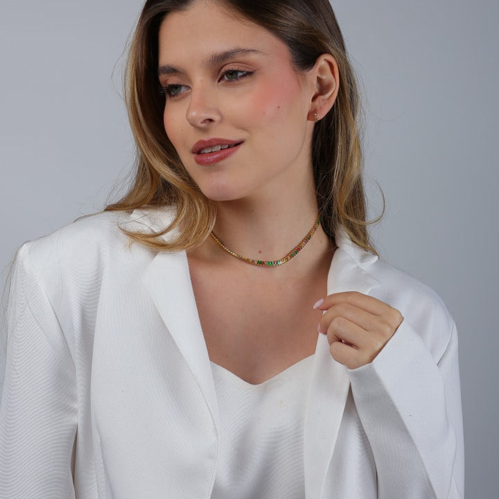 Colar Suzi Dourado Chocker de Pedras Coloridas