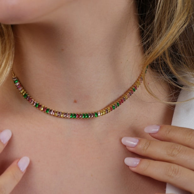 Colar Suzi Dourado Chocker de Pedras Coloridas