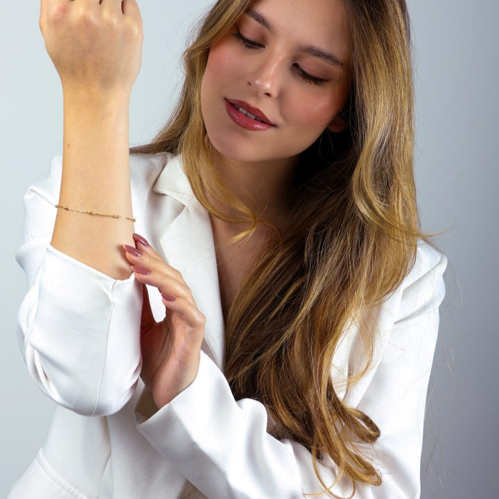 Pulseira Hailey Dourada de Bolinhas Delicada