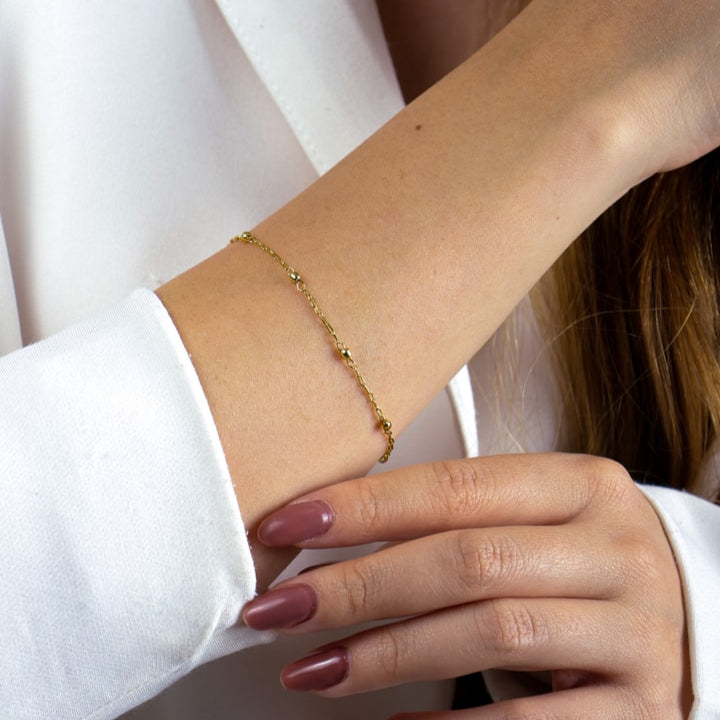 Pulseira Hailey Dourada de Bolinhas Delicada