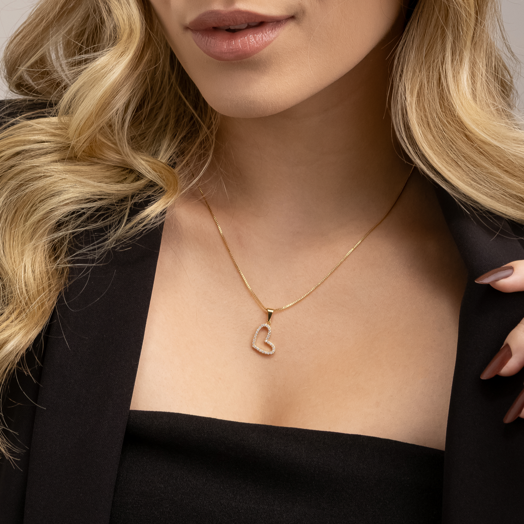 Colar Charming Dourado de Coração Irregular Vazado com Zircônia
