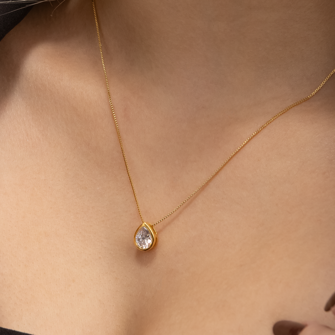 Colar Bianna Dourado de Gota em Zircônia