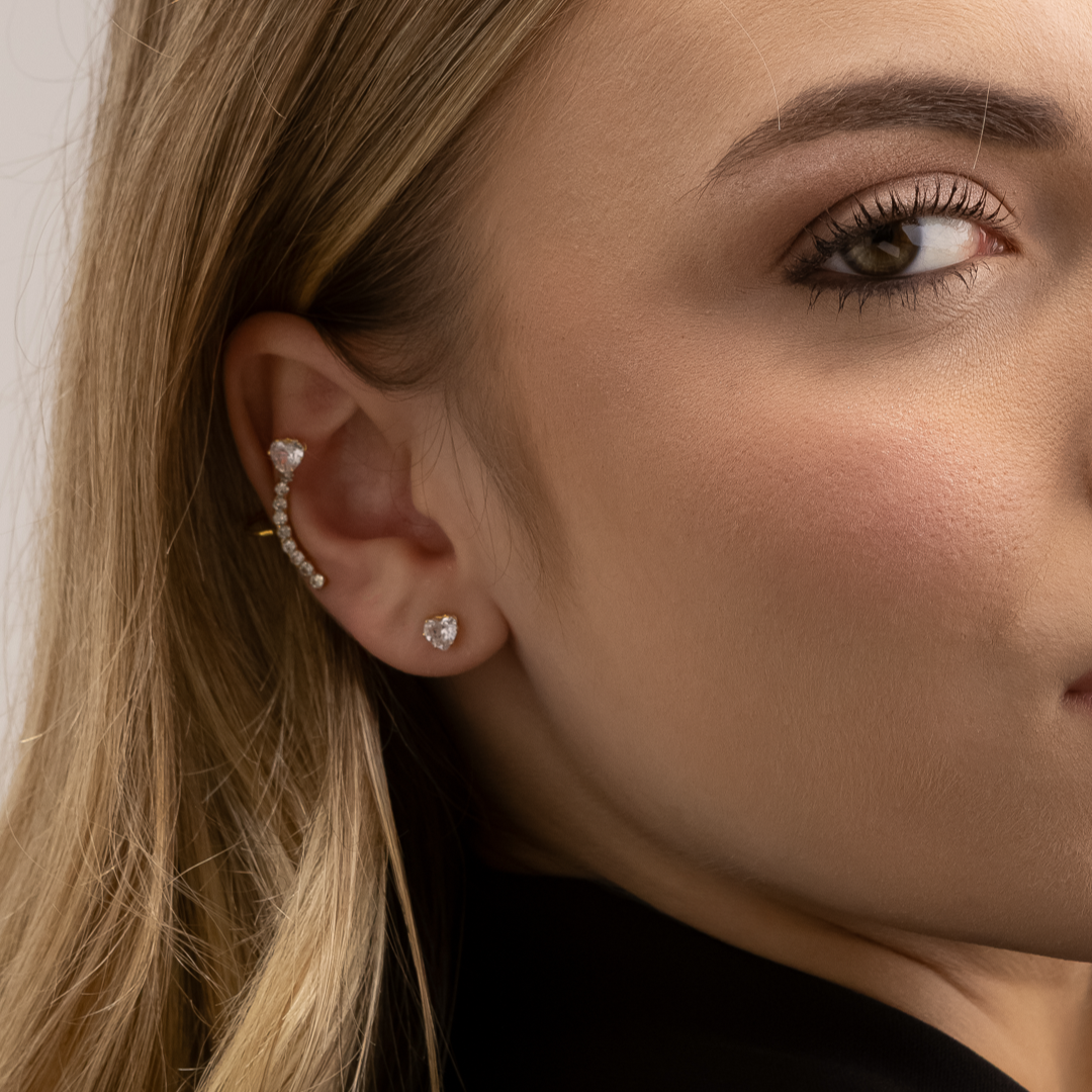 Piercing Malu Dourado Earcuff Coração Cravejado de Zircônia Com Brinco