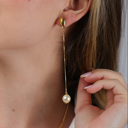 Brinco Giselle Dourado de Corrente com Pérola