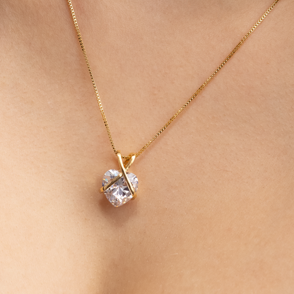 Colar Beauty Dourado de Zircônia em Formato de Coração