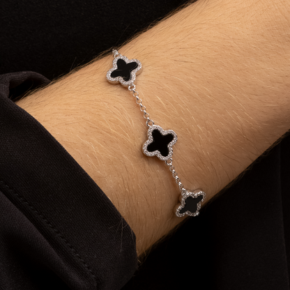 Pulseira Zoe Prateada de Trevos Pretos Cravejados de Zircônia