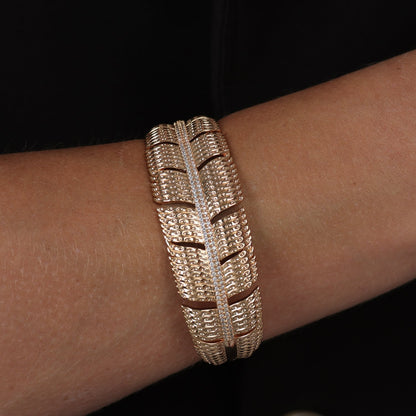 Bracelete Ravenna Dourado de Pena Cravejado de Zircônia