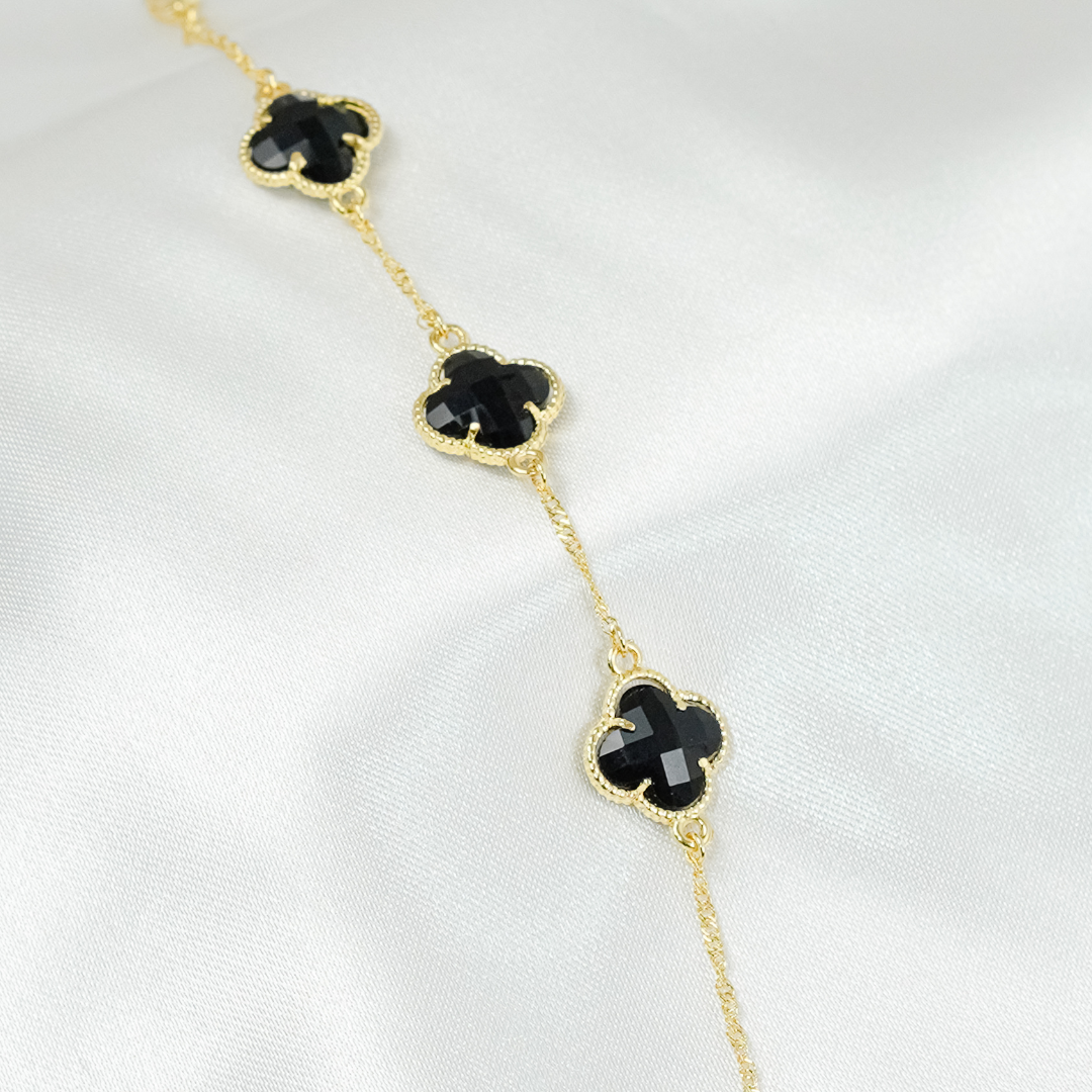 Pulseira Emeline Dourada Trevos Zircônia Preta