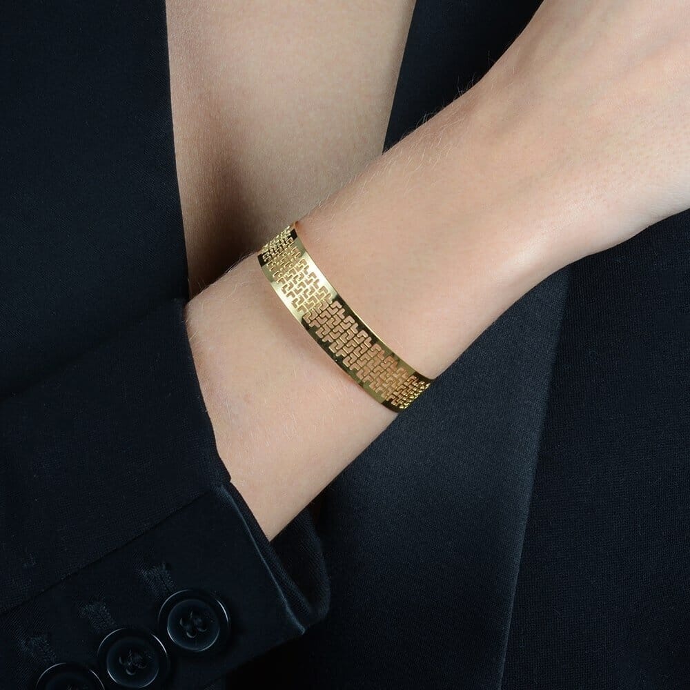 Bracelete Dourado de Renda Vazado Pulseiras Hub Joias 