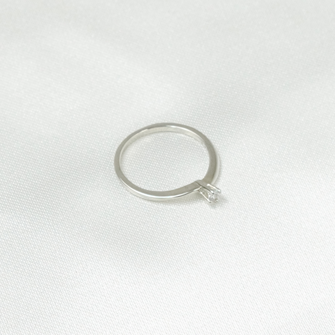 Anel Beatriz Prateado Solitário Delicado com Zircônia - Fonttani