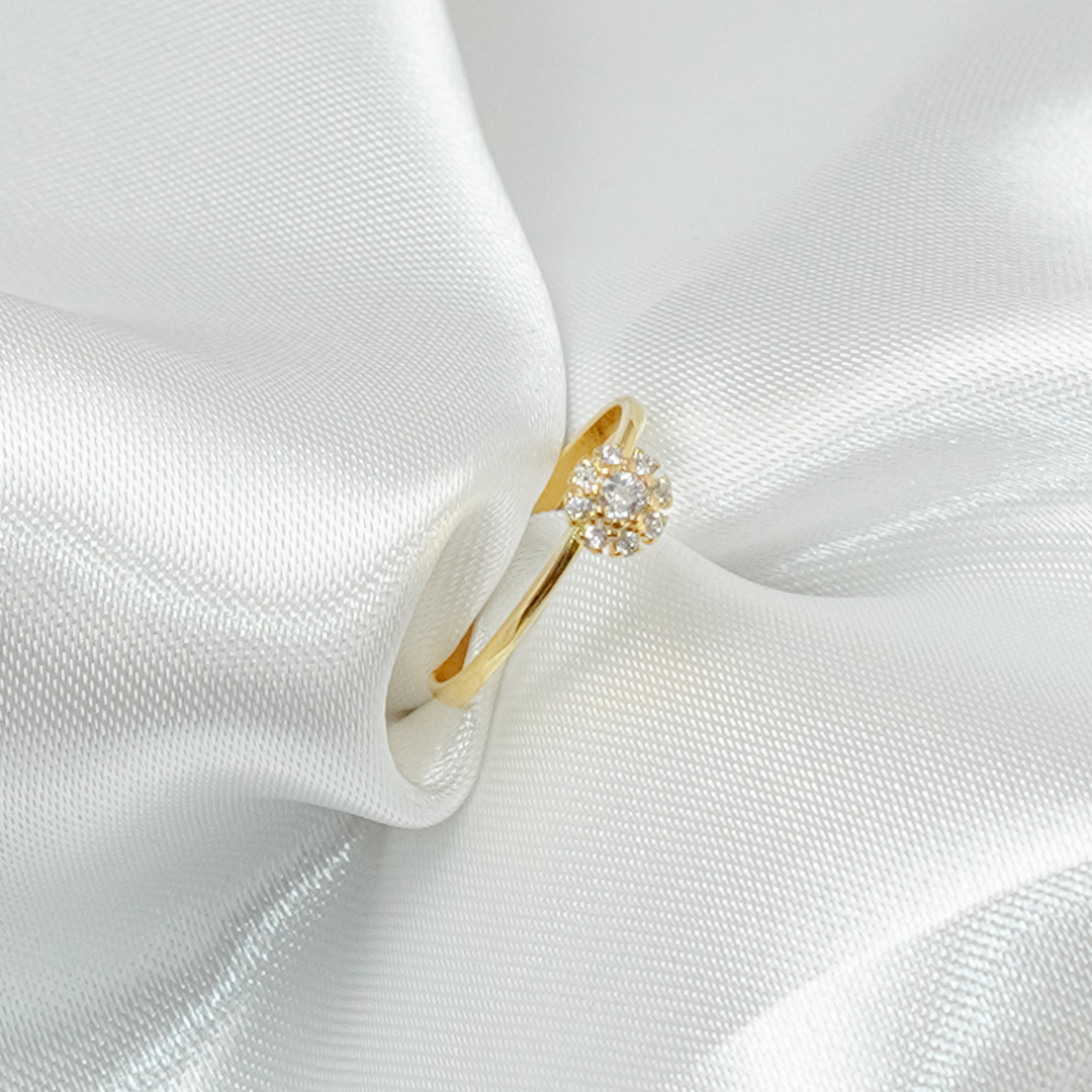 Anel Marina Dourado com 9 Pedras de Zircônia - Fonttani