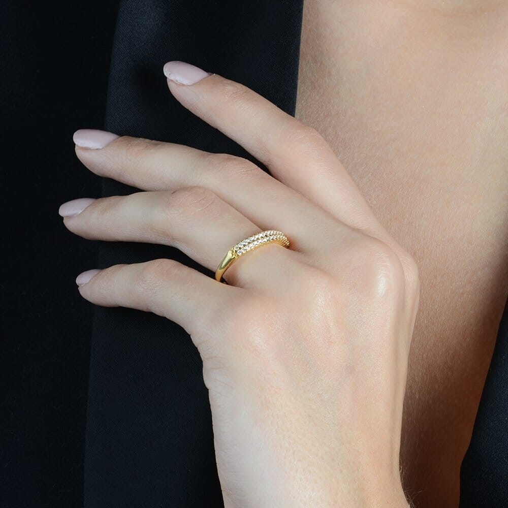 Anel Sophia Dourado Aparador de Aliança Duplo Cravejado de Zircônia - Fonttani