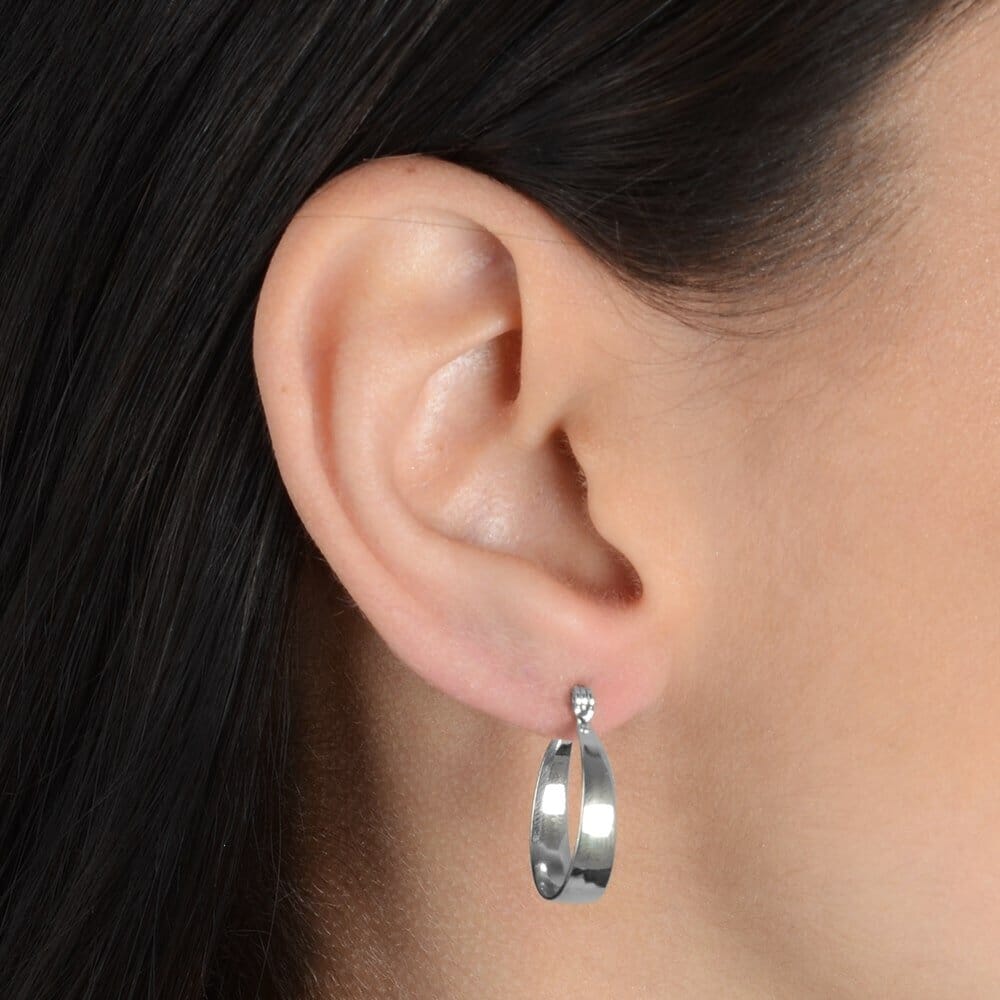 Brinco Catarina Prateado de Argola Média Lisa Chapada - Fonttani