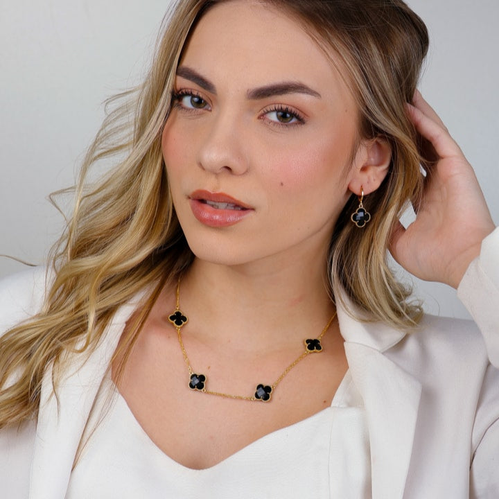 Brinco Emeline Dourado de Trevo com Zircônia Preta - Fonttani