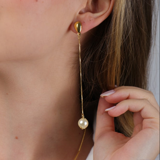 Brinco Giselle Dourado de Corrente com Pérola - Fonttani