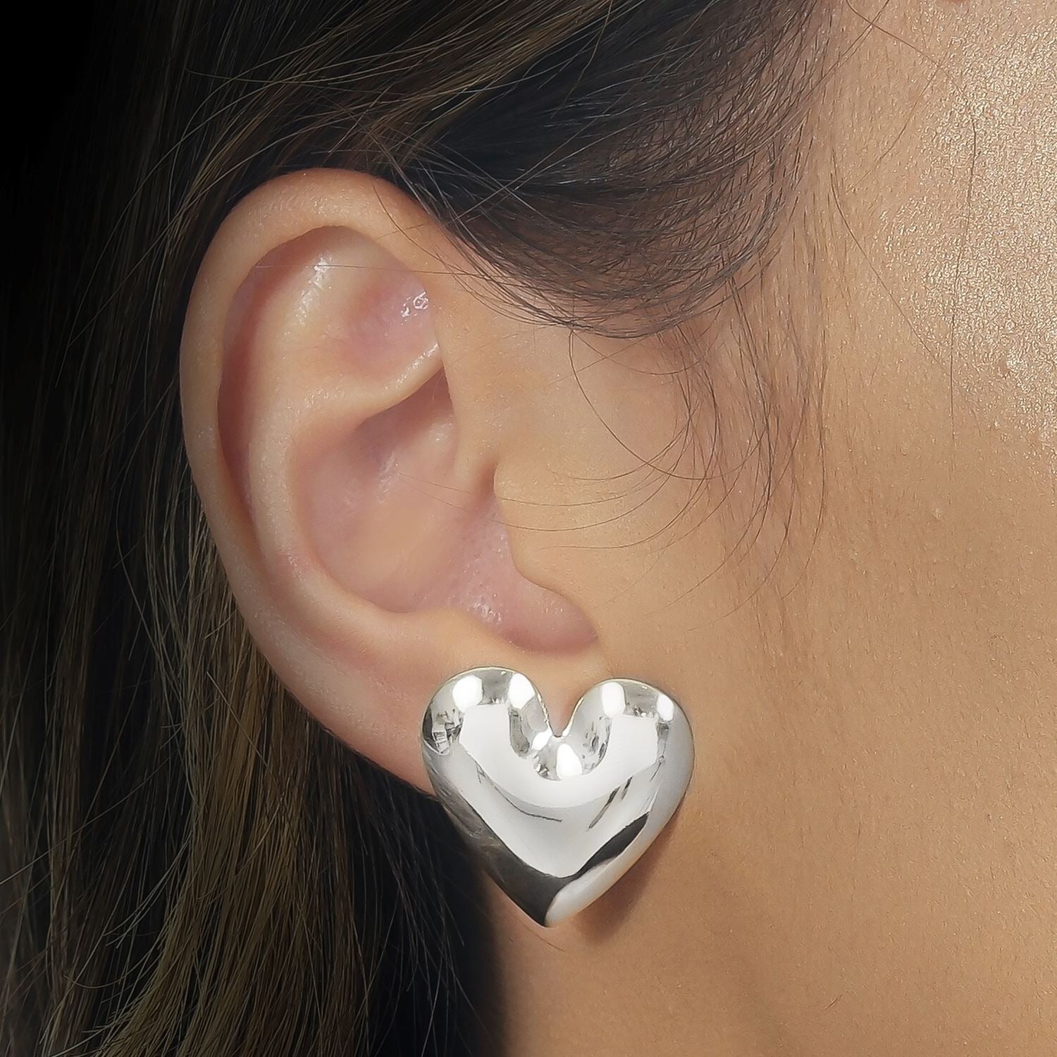 Brinco Samantha Prateado de Coração Liso - Fonttani