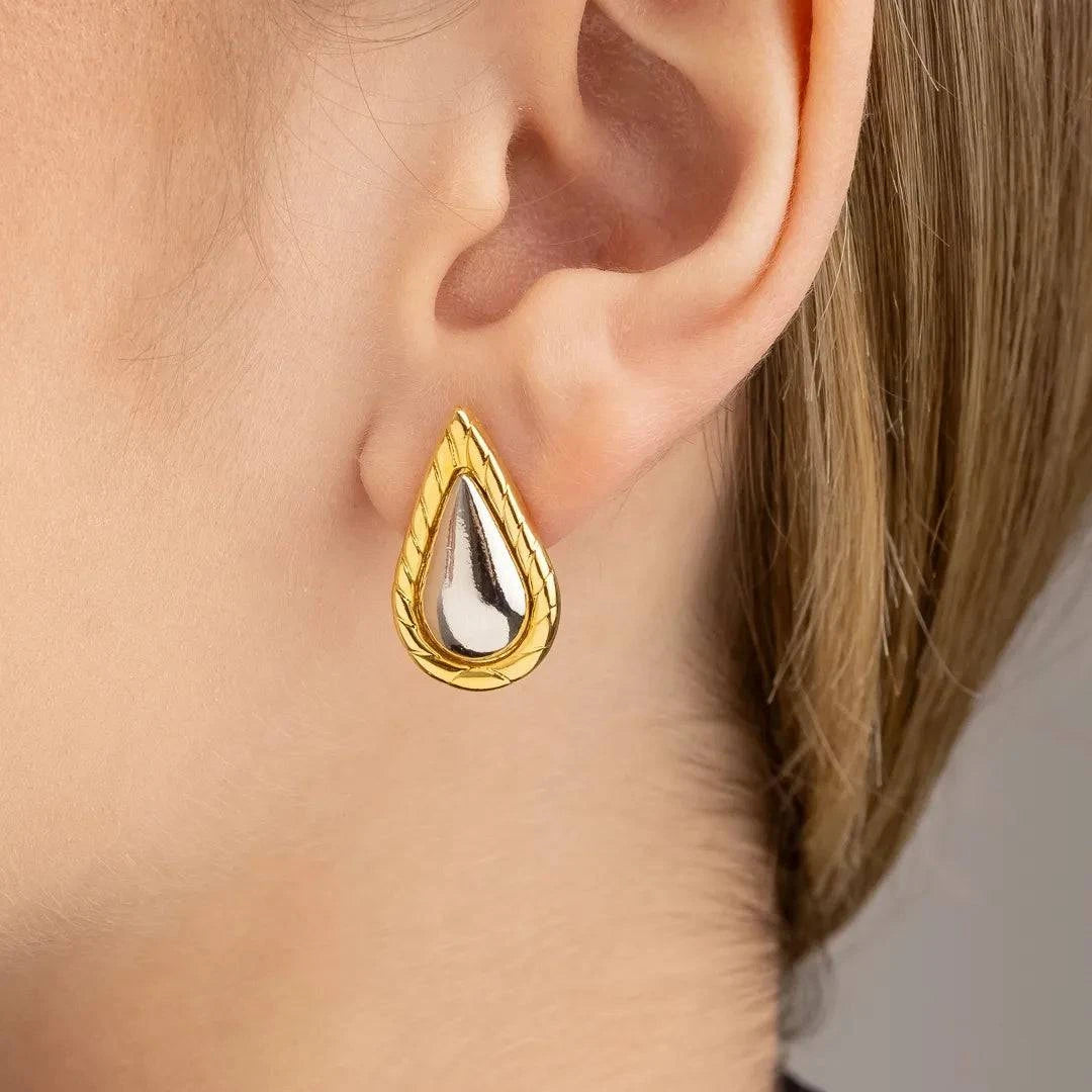 Brinco Taillor Dourado e Prateado Formato Gota - Fonttani