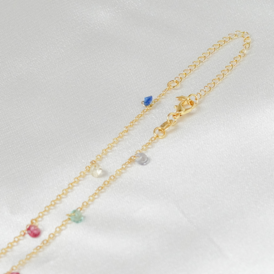 Colar Amarílis Dourado Chocker Pontos de Luz Coloridos Cristais - Fonttani