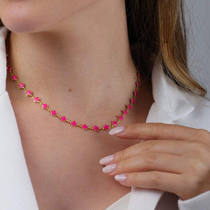 Colar Betty Dourado de Trevos Rosas - Fonttani