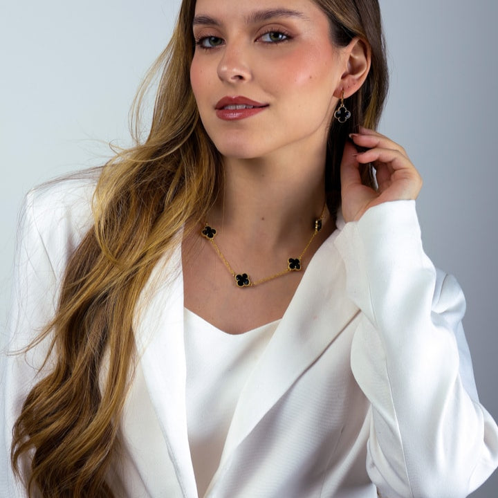 Colar Emeline Dourado 5 Trevos Preto - Fonttani