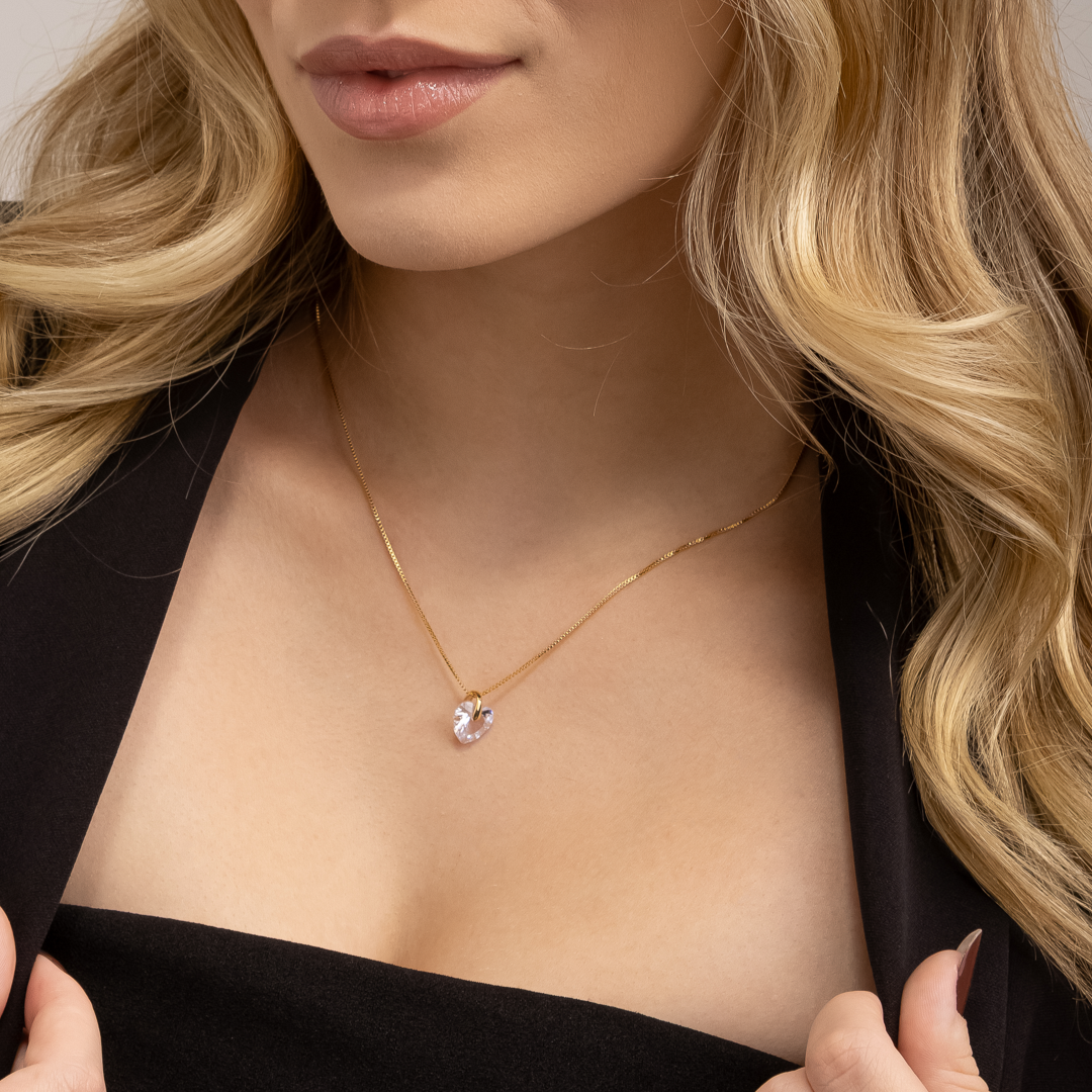 Colar Marília Dourado de Coração em Cristal - Fonttani