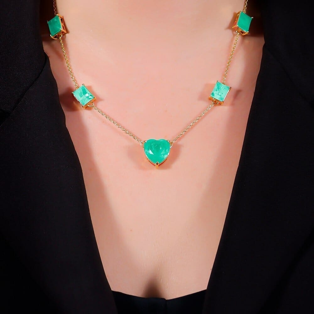 Colar Ondina Dourado de Pedras Coração e Retângulos Verdes - Fonttani