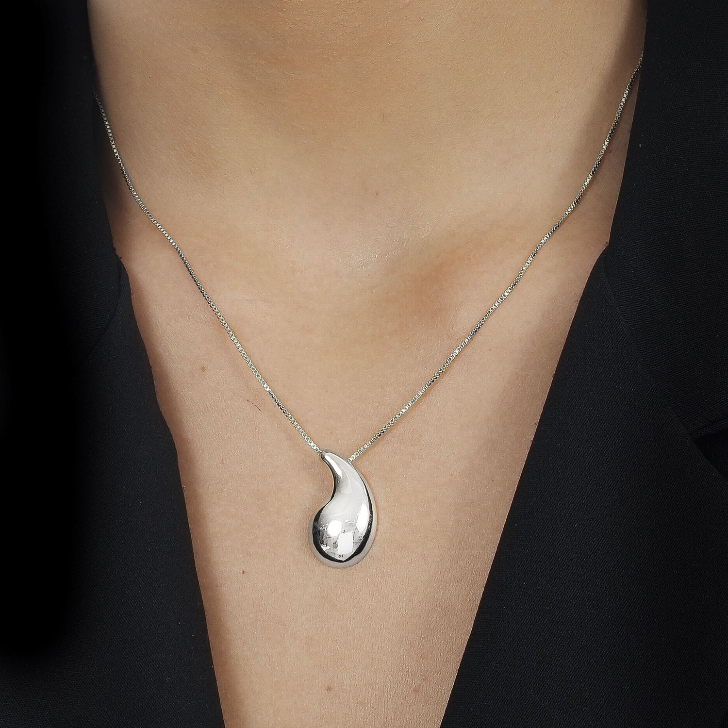 Colar Pilar Prateado de Gota Curvada - Fonttani