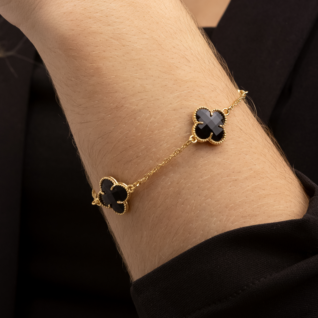 Pulseira Emeline Dourada Trevos Zircônia Preta - Fonttani